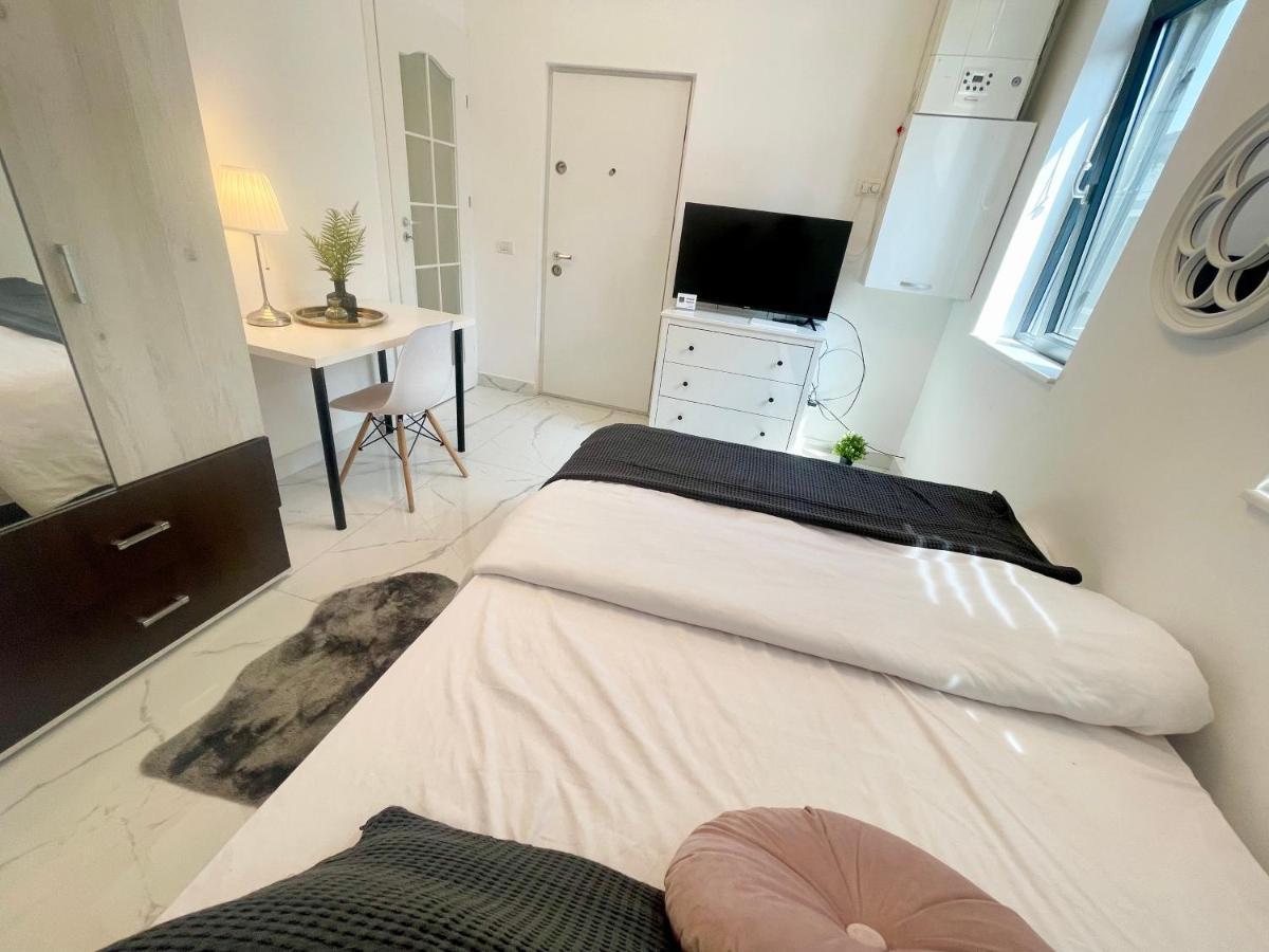 Cozy Central Studio Near Park Bucarest Extérieur photo