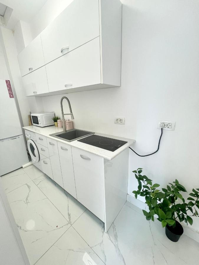 Cozy Central Studio Near Park Bucarest Extérieur photo
