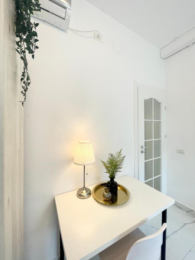Cozy Central Studio Near Park Bucarest Extérieur photo